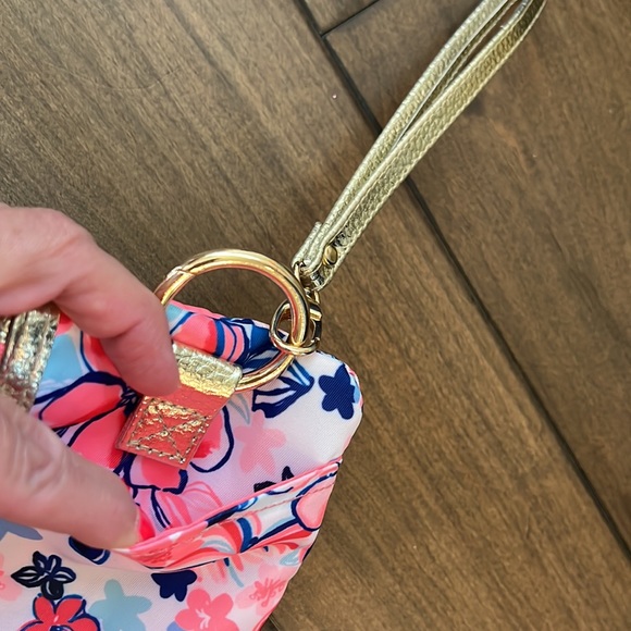 Lilly Pulitzer Bundle of 3 (Tote/Cosmetics/Wristlet) - Picture 10 of 16